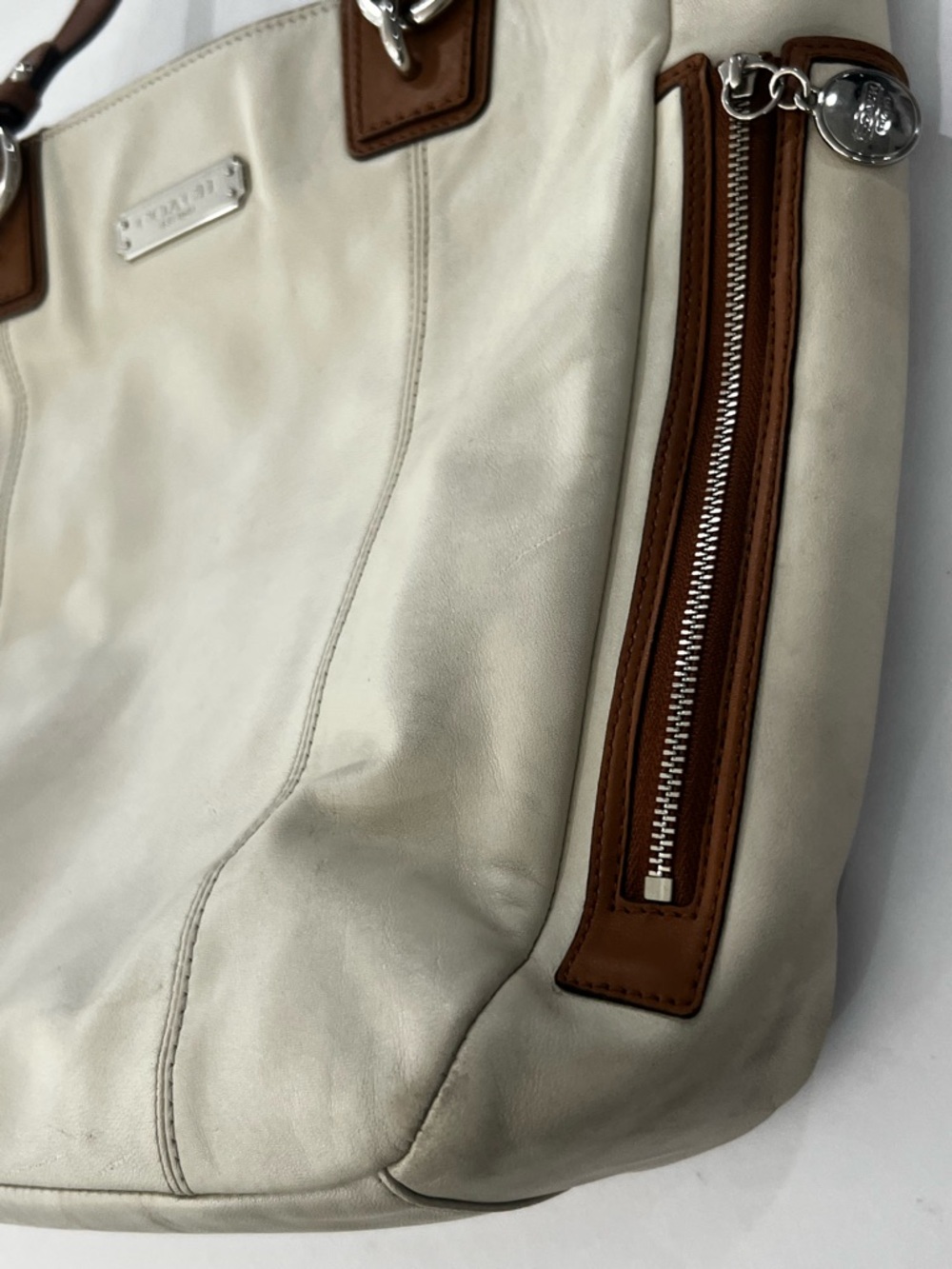 Authentic Coach Legacy Leather Tote – Cream w/ Brown Trim - Picture 11 of 14